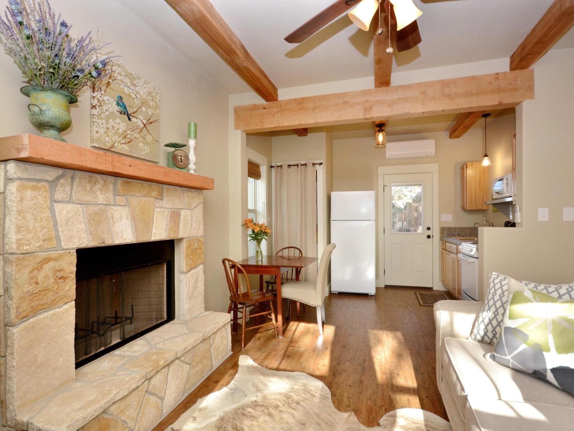Cabins At Flite Acres - Desert Willow Wimberley Buitenkant foto